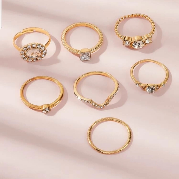 *Namra* 7 Piece Rings Set - Picture 2 of 3